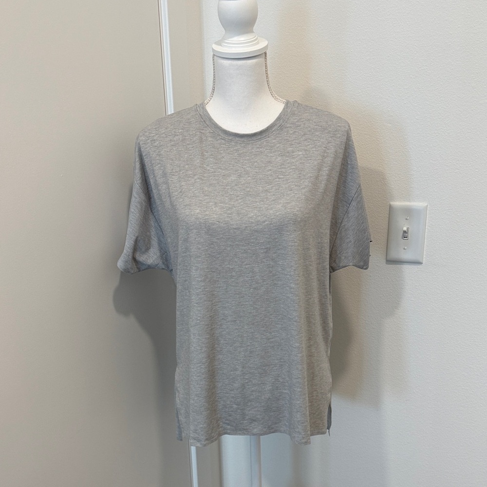Uniqlo Airism t-shirt